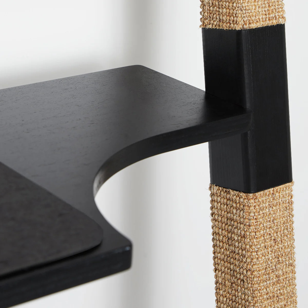 design mobilier chat H-Tree H1 noir sisal pour décoration salon