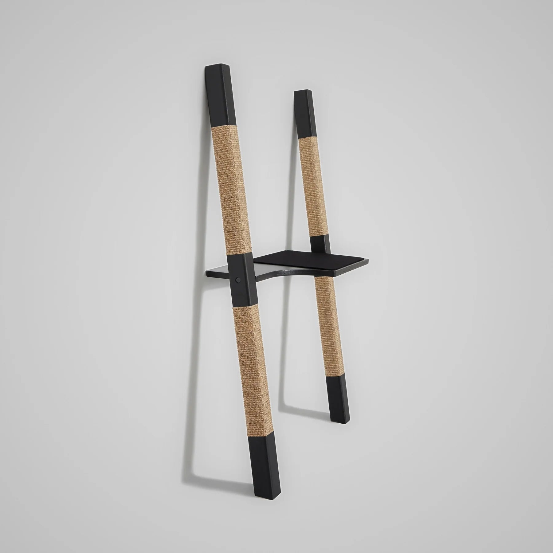 arbre à chat design H1 H-Tree Studio bois massif blanc sisal naturel