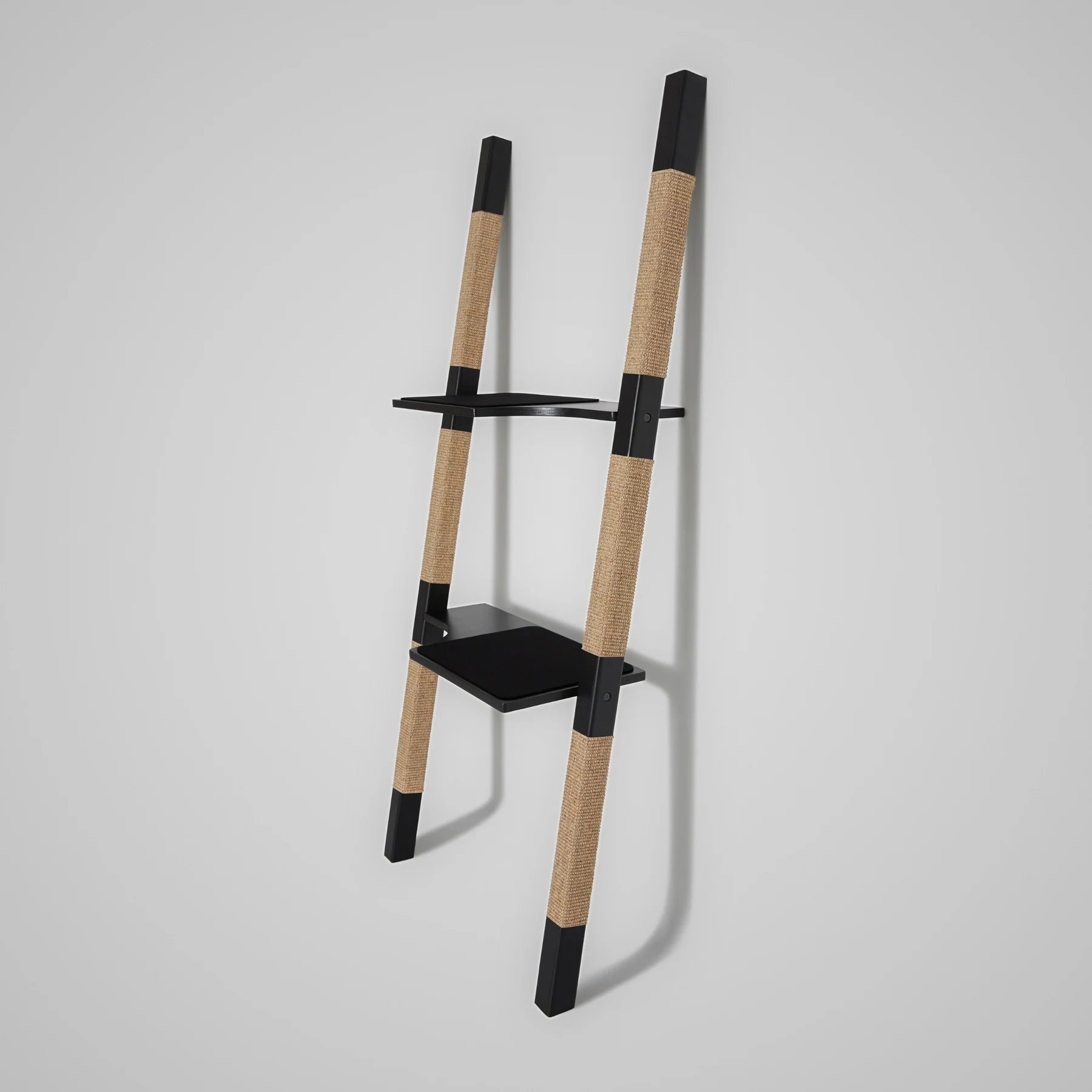 H-Tree Studio H2 Kratzbaum en bois laqué blanc avec sisal naturel