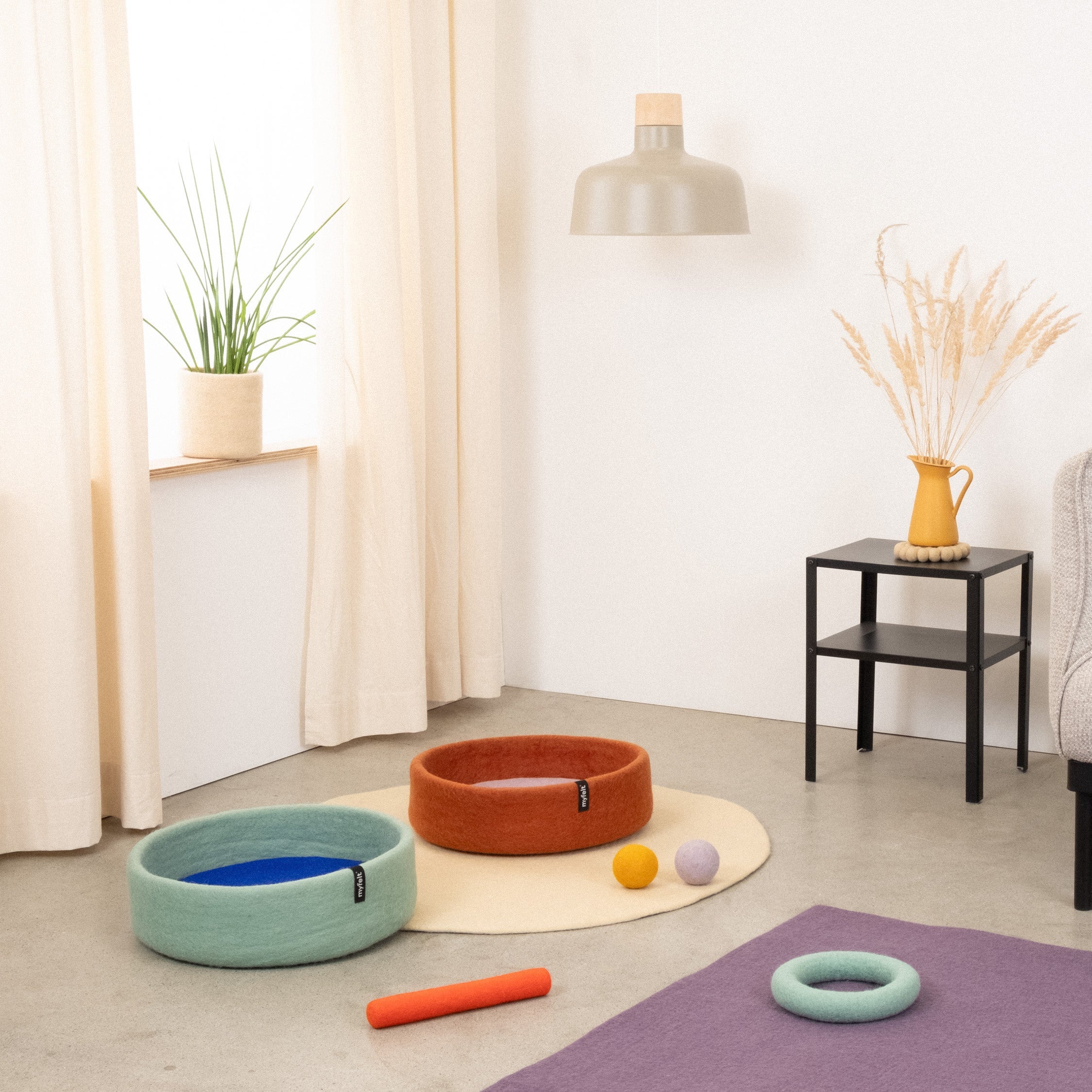 Lora – Panier pour Chat en Laine Feutrée