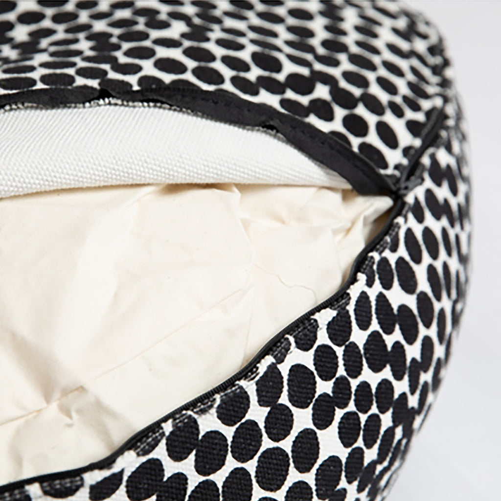 FULVIO coussin by Paola NAVONE