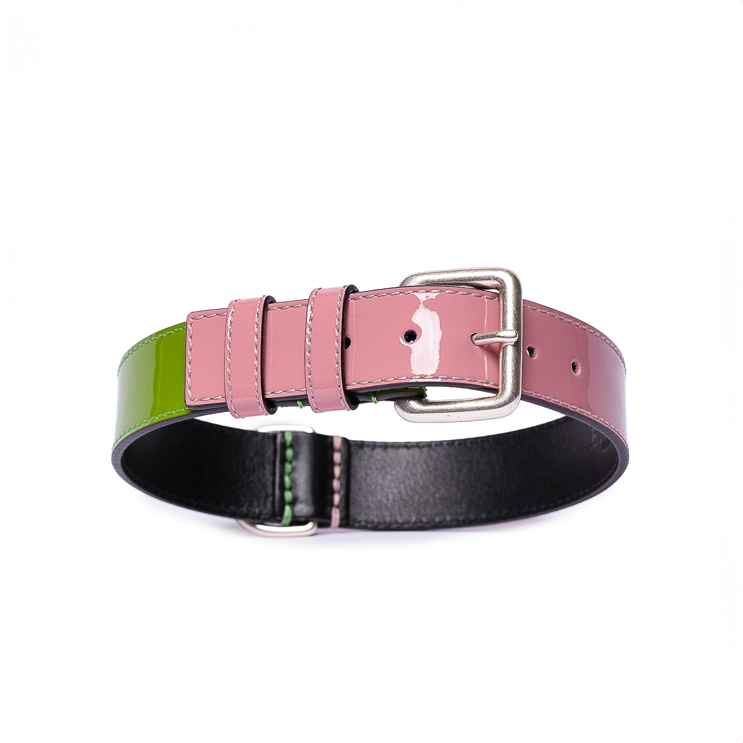 Détail cuir verni premium – collier chien haut de gamme