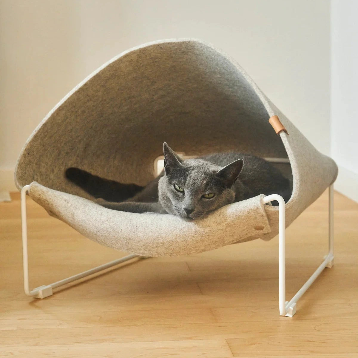 Loggia MiaCara niche design pour chat en feutre beige