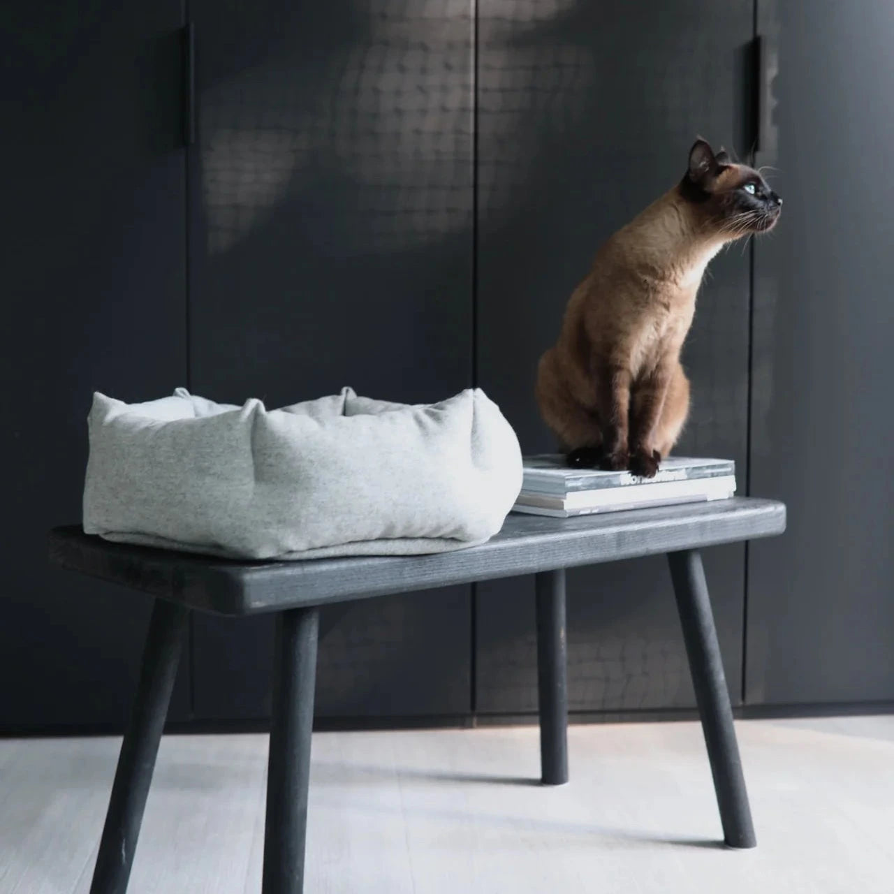 Calma – Panier hexagonal en laine pour chat