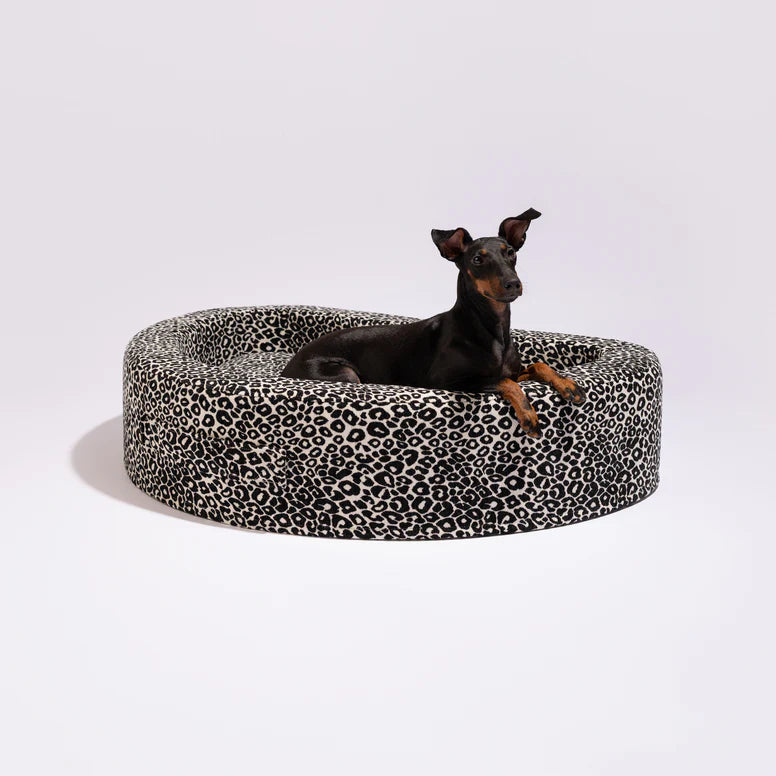 lit chien haut de gamme Pillow Villa Cuddly Bean Leo