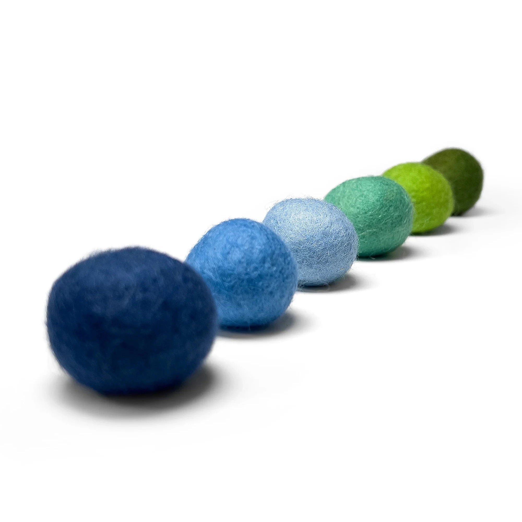 Ball BS100 (lot de 6) : le jouet design et silencieux pour chats exigeants