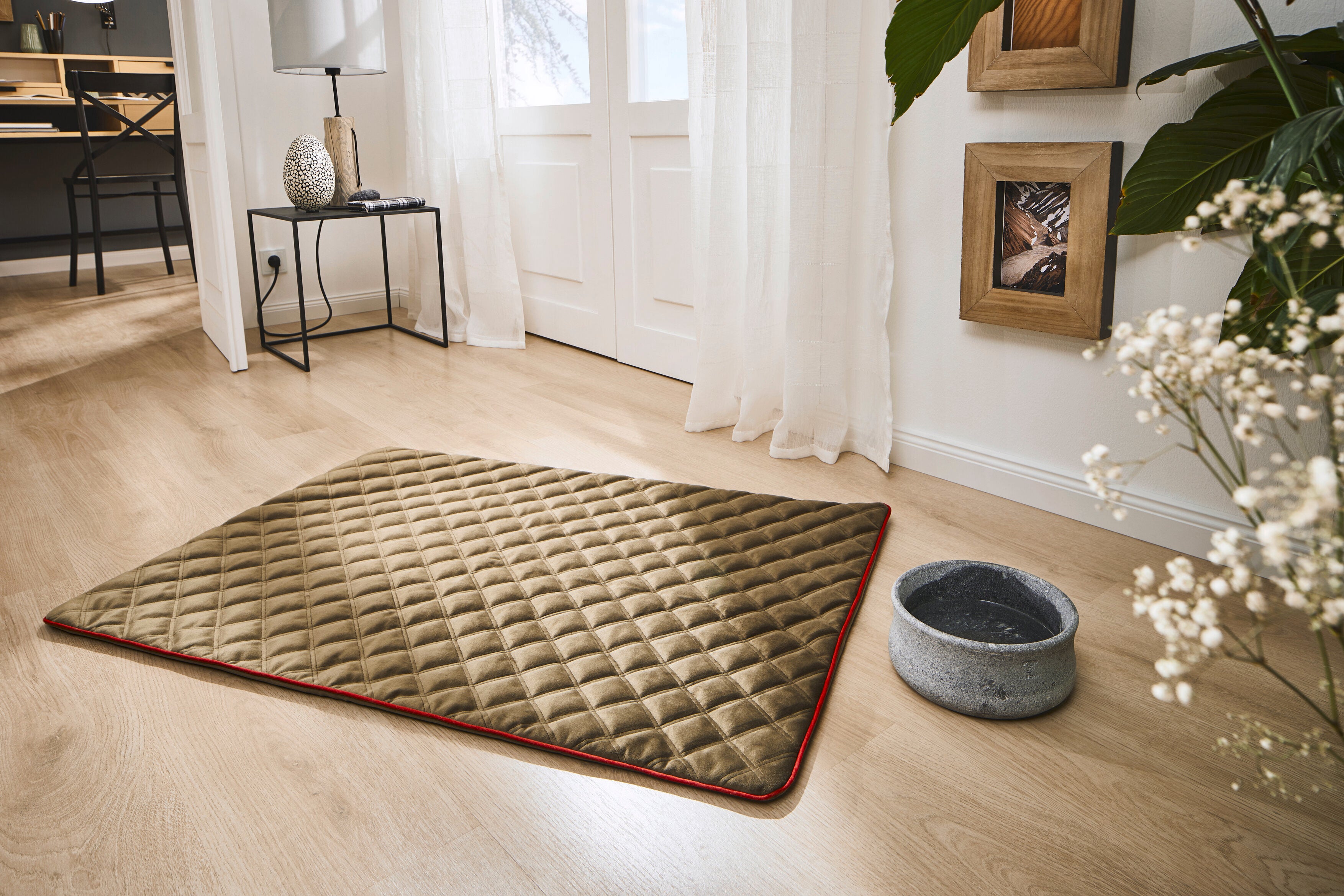 OXFORD rug - Resistant dog rug with an elegant satin look